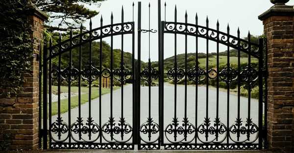 Dimensions essentielles : comment bien choisir votre portail